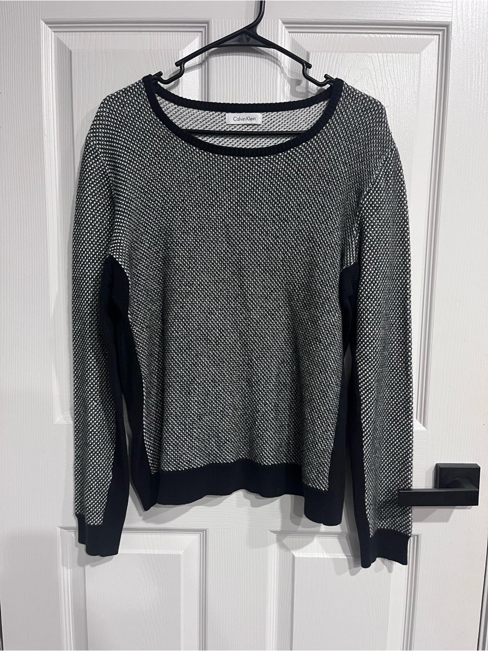 Calvin Klein Black & White Textured Knit Long Sleeve Sweater